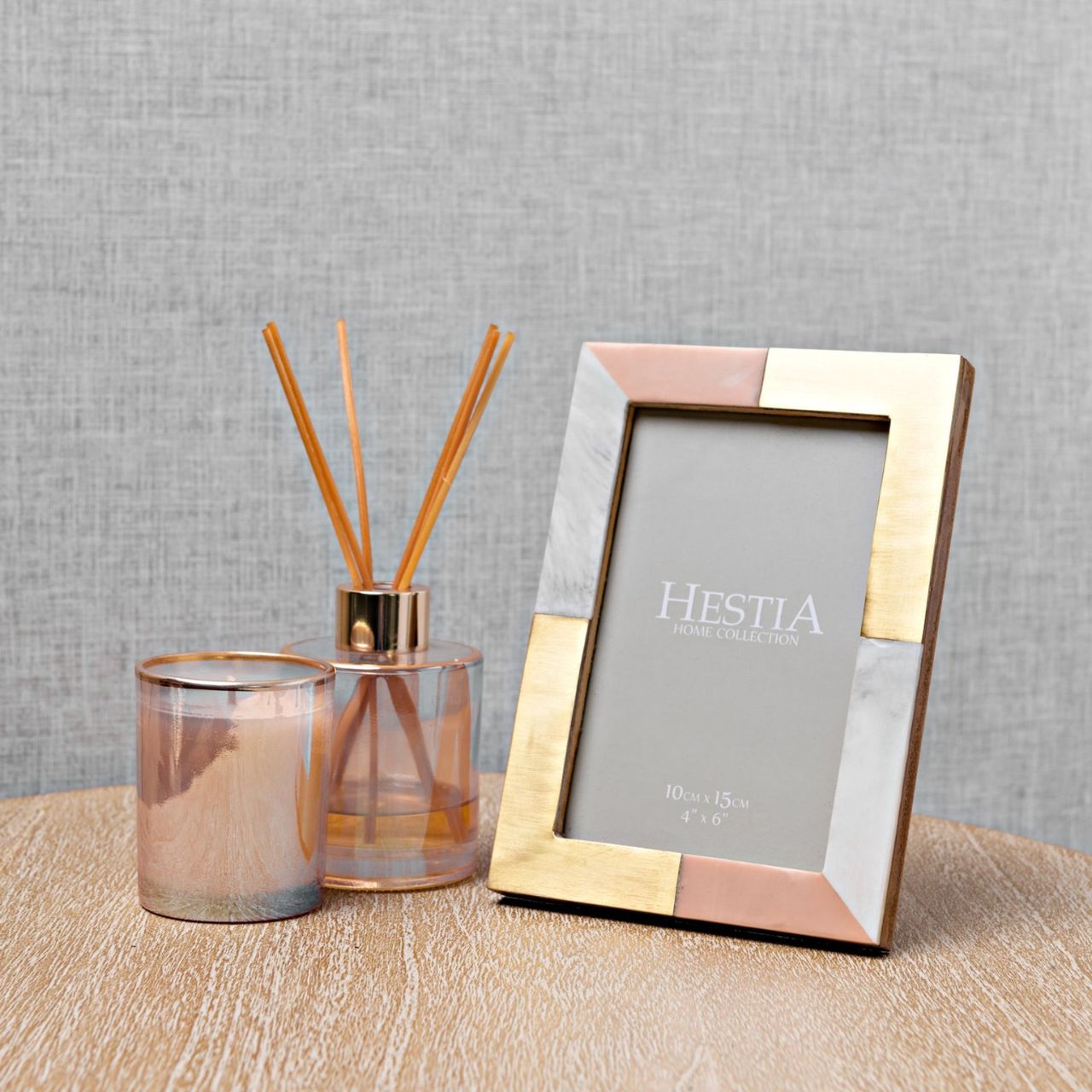 A beautifully unique photo frame combining three colours in one enhanced with brass inlays from the HESTIA® Refined Glamour Collection. A perfect fusion of Art Deco radiance and that signature HESTIA® elegance.