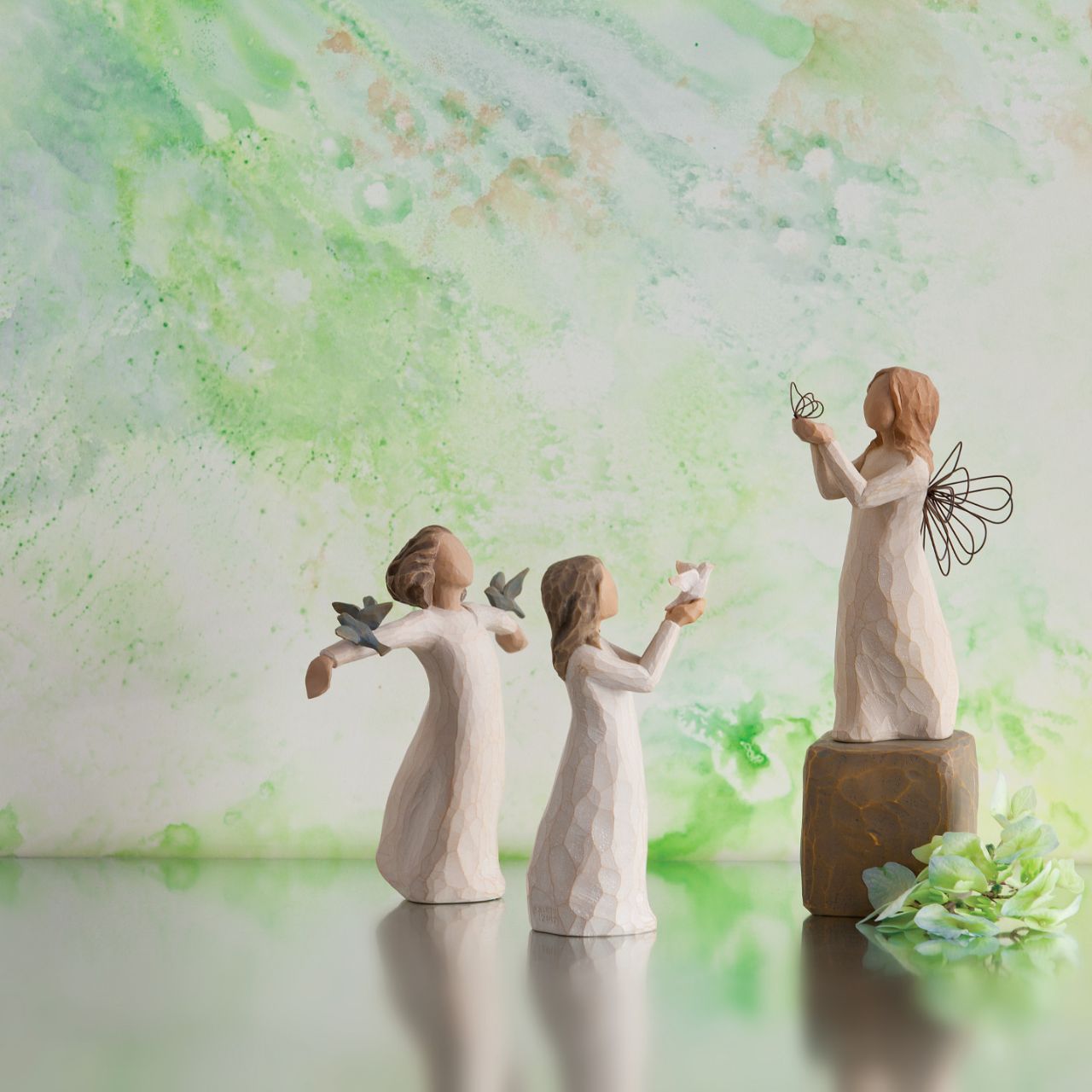 Willow Tree is an intimate line of figurative sculptures representing sentiments of love, closeness, healing, courage, hope...all the emotions we encounter in life.