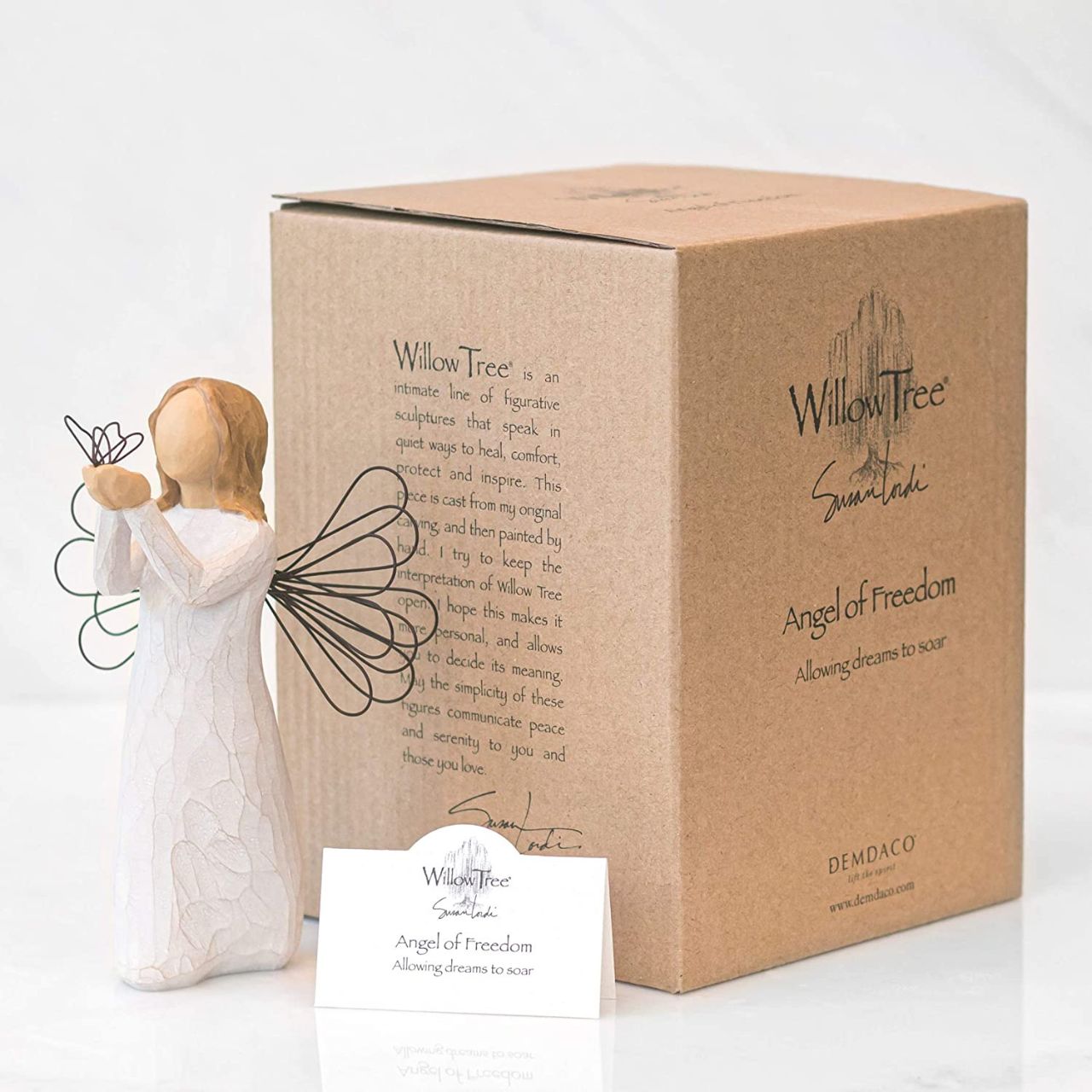 Willow Tree is an intimate line of figurative sculptures representing sentiments of love, closeness, healing, courage, hope...all the emotions we encounter in life.