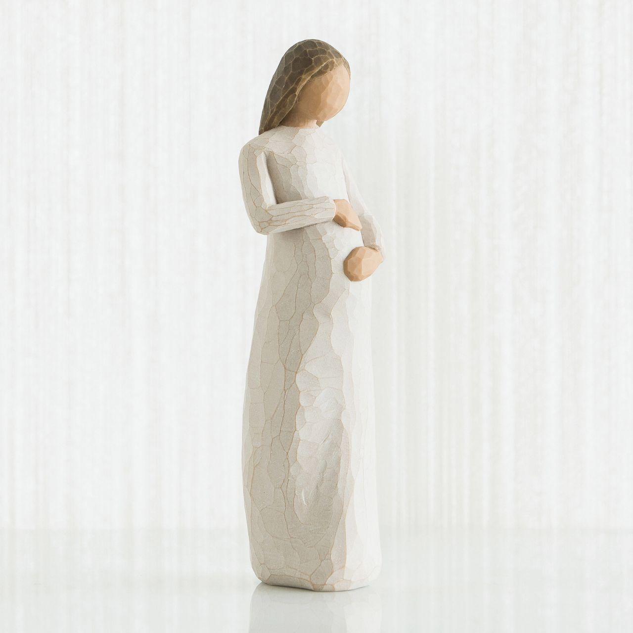 Willow Tree is an intimate line of figurative sculptures representing sentiments of love, closeness, healing, courage, hope...all the emotions we encounter in life. "With Cherish, I wanted to break new ground.
