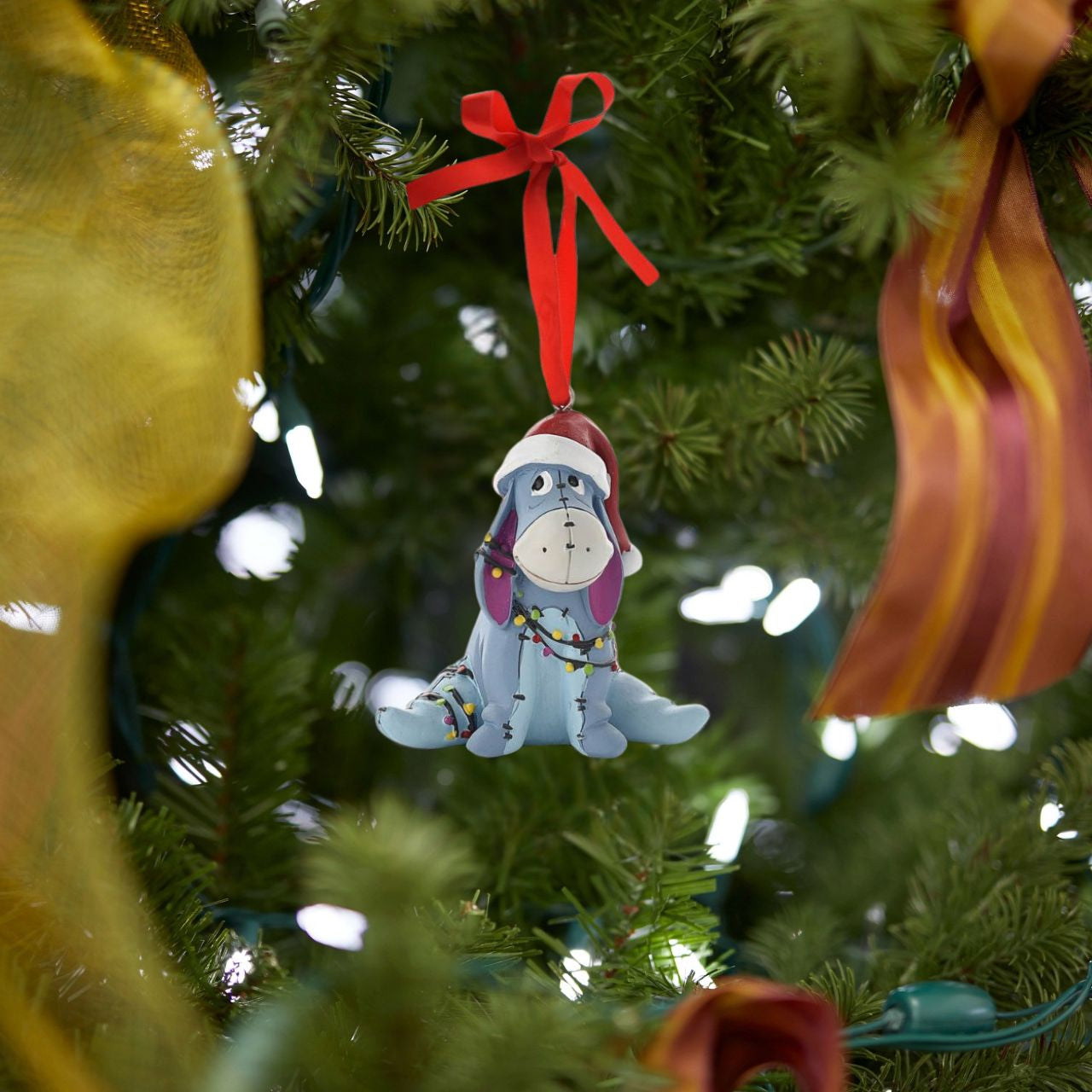 Bring some Disney magic to your Christmas tree with this adorable set of 4 Winnie the Pooh hanging decorations.
