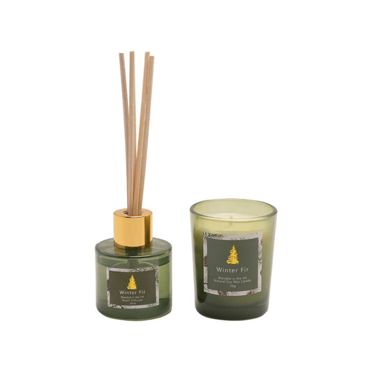 This alluring set emits its Winter Fir fragrance for hours on end throughout the Christmas period.