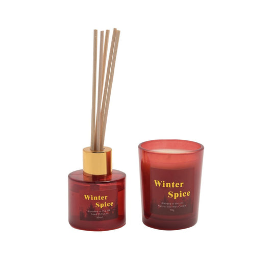 This alluring set emits its Winter Spice fragrance for hours on end throughout the Christmas period.