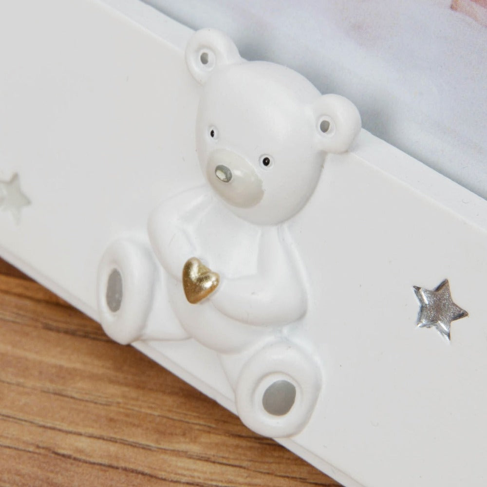 Bambino Resin Welcome to the World Photo Frame 6" x 4"  Celebrate your beautiful new addition with this 6" x 4" 'Welcome to the World' landscape photo frame. From BAMBINO BY JULIANA® - keeping the earliest memories alive forever.