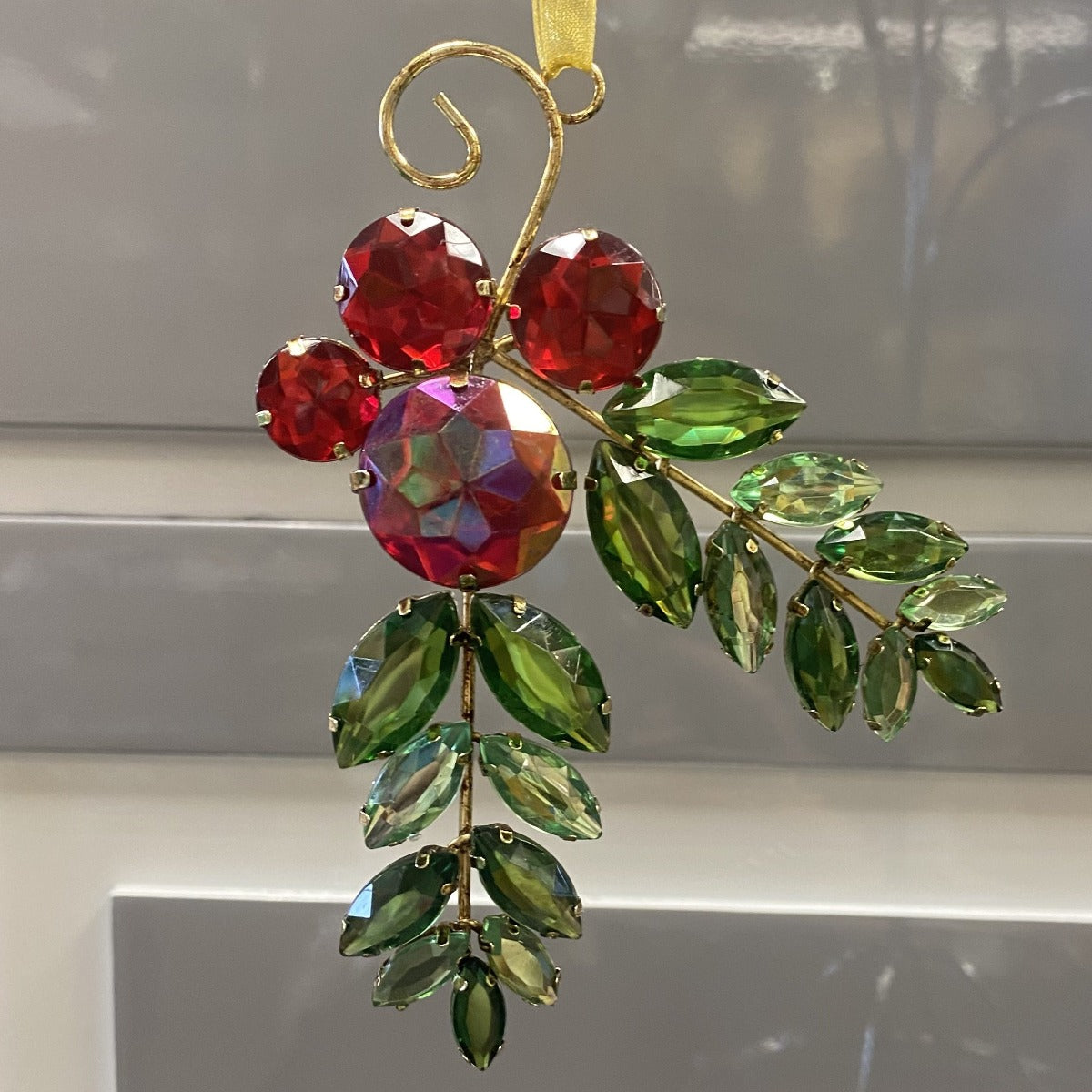 Gisela Graham Glass Jewel Christmas Ornament  This beautifully festive Glass Jewel from Gisela Graham is the perfect way to add a touch of glitter to your tree this Christmas