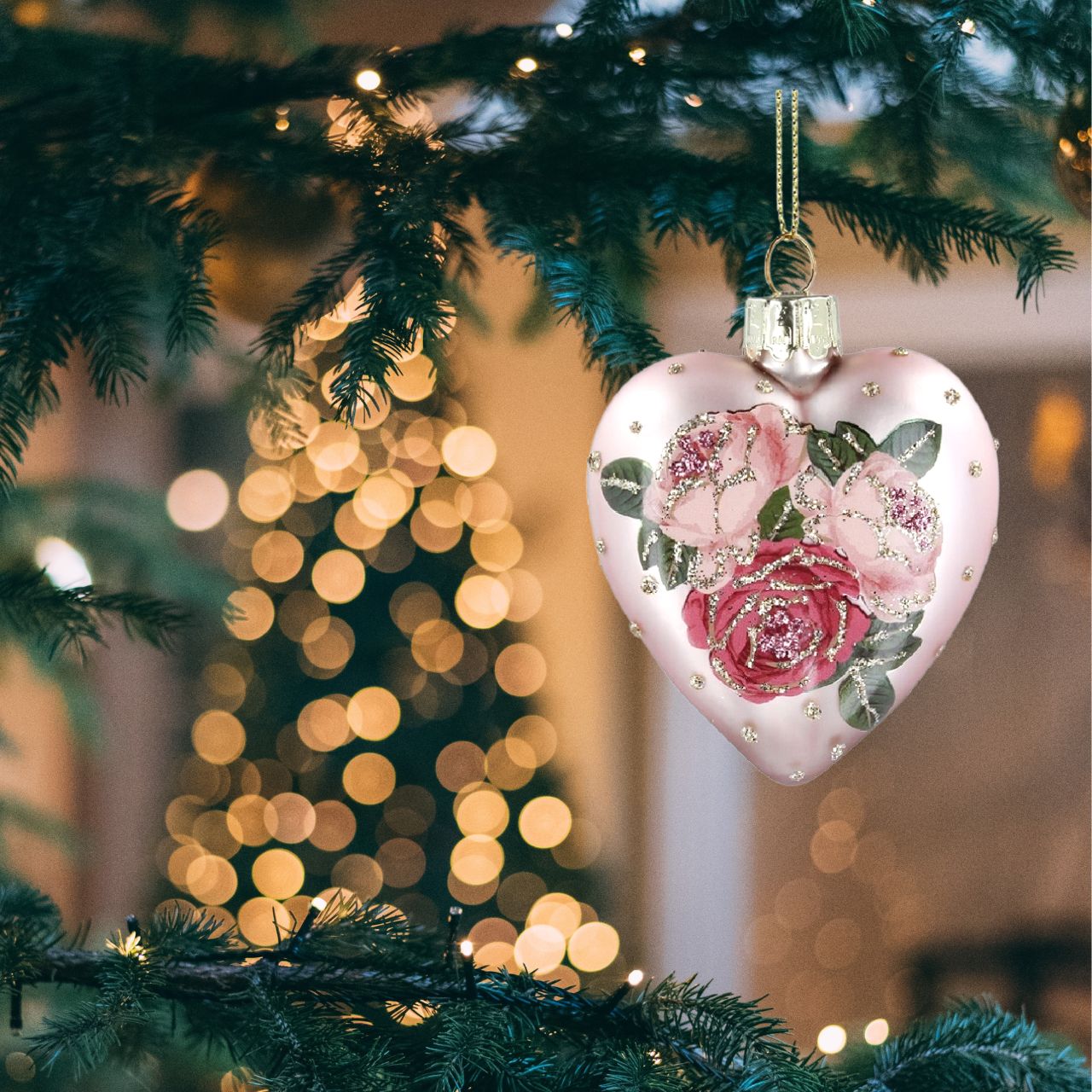 Pink Roses Heart-Shaped Christmas Hanging Decoration - Pink  Browse our beautiful range of luxury Christmas tree decorations and ornaments for your tree this Christmas.