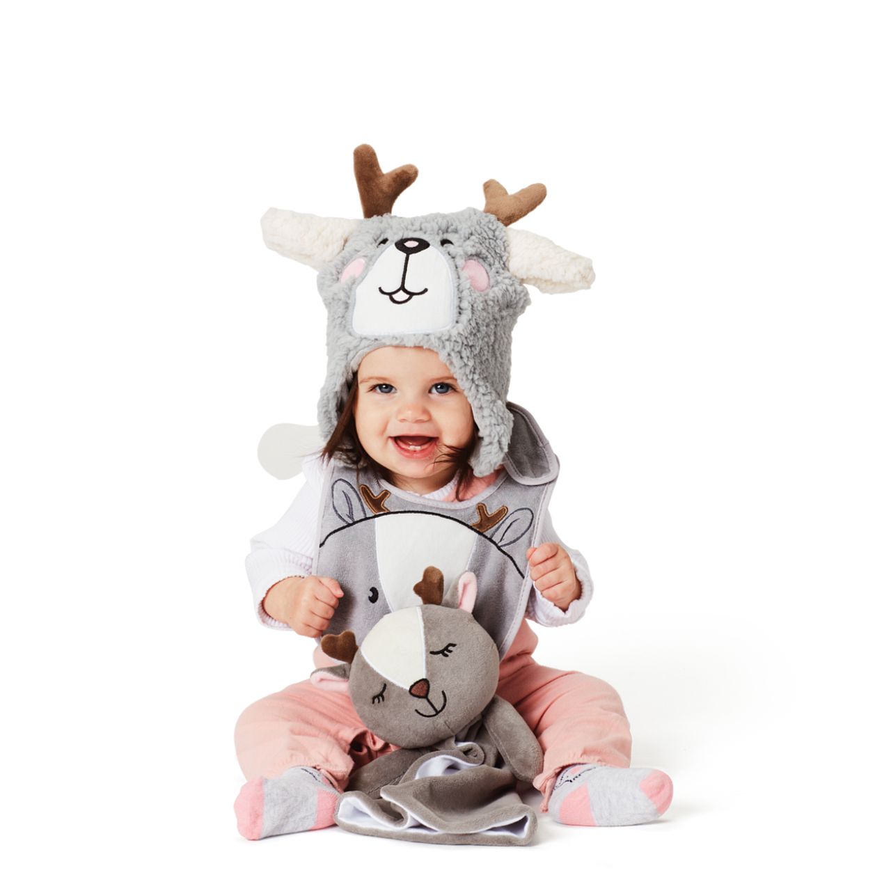 Reindeer Tag-A-Long  Super soft Reindeer Tag-A-Long is perfect for any baby. Suitable from 0m+, this Reindeer can be machine washed and is perfect for comfort on the go.