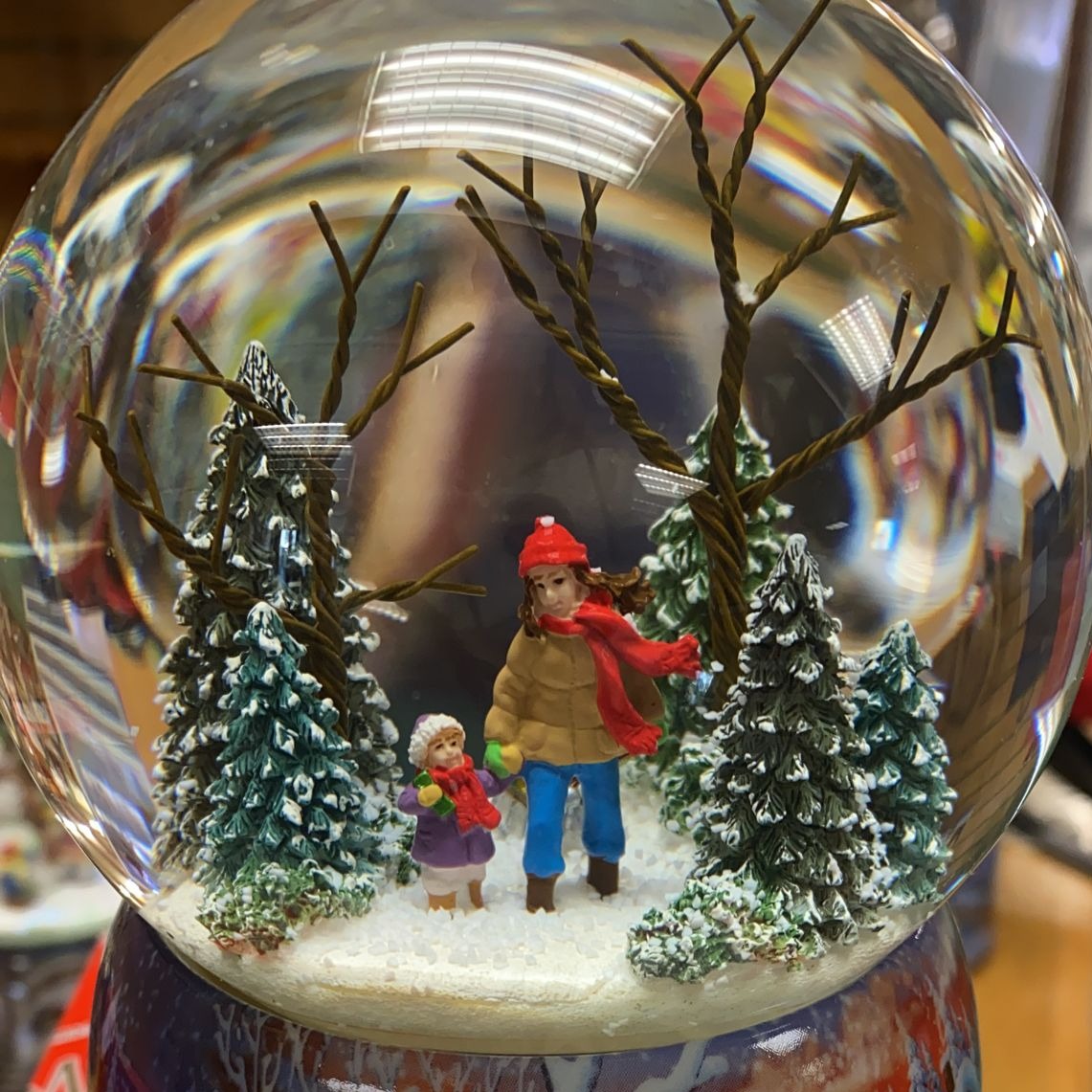 Musicbox World Snow Globe Forest Walk