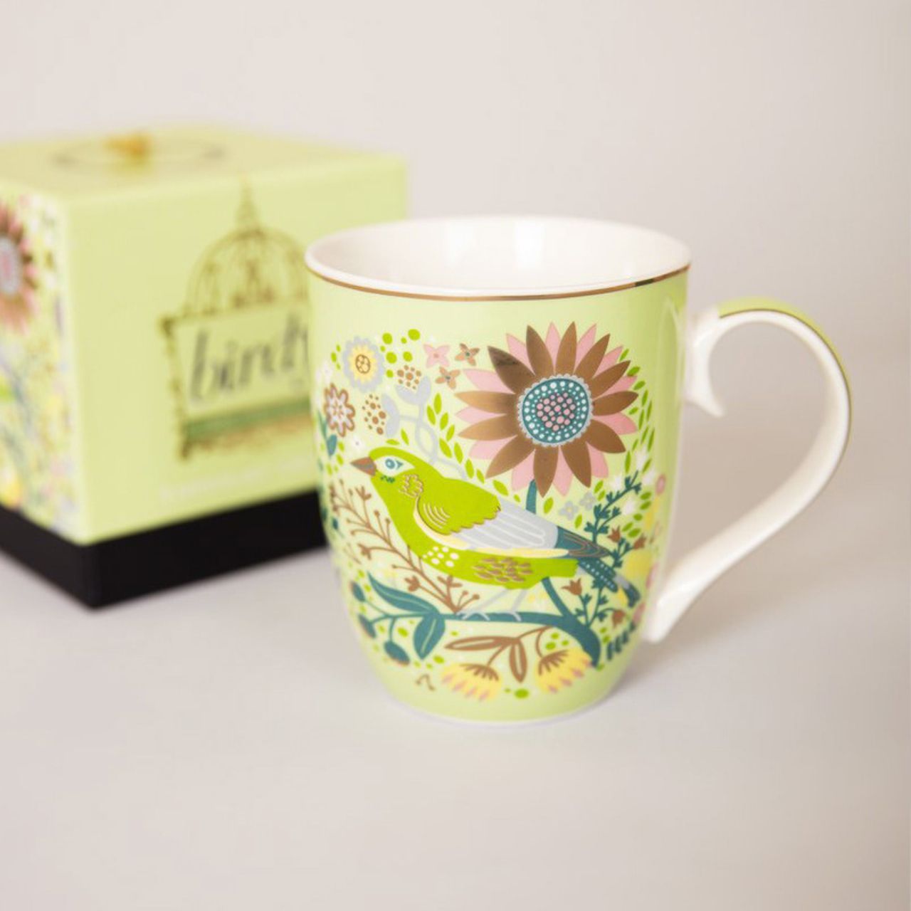 Tipperary Crystal Greenfinch Single Birdy Mug New to our collection, these individual mugs come beautifully illustrated and presented in a rigid Tipperary Crystal gift box. Makes a wonderful gift to be enjoyed over a peaceful cup of their favourite beverage.