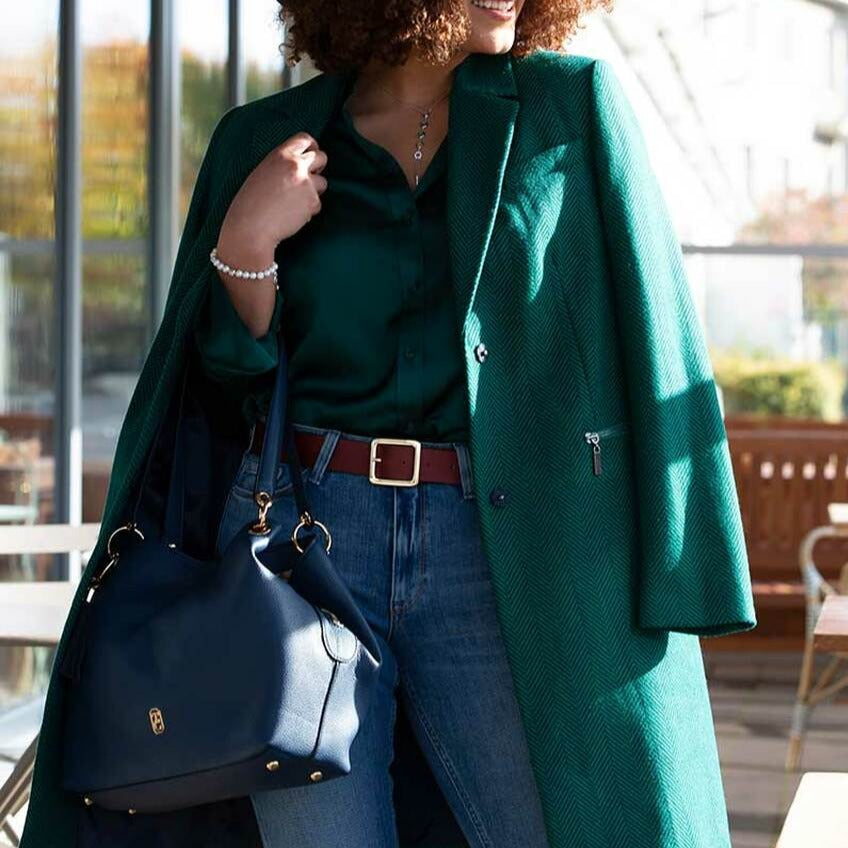 Tote Bag - Sicily Navy (Yellow gold hardware)  Our effortless Sicily Shoulder Bag is so comfortable you’ll want to carry it everywhere.