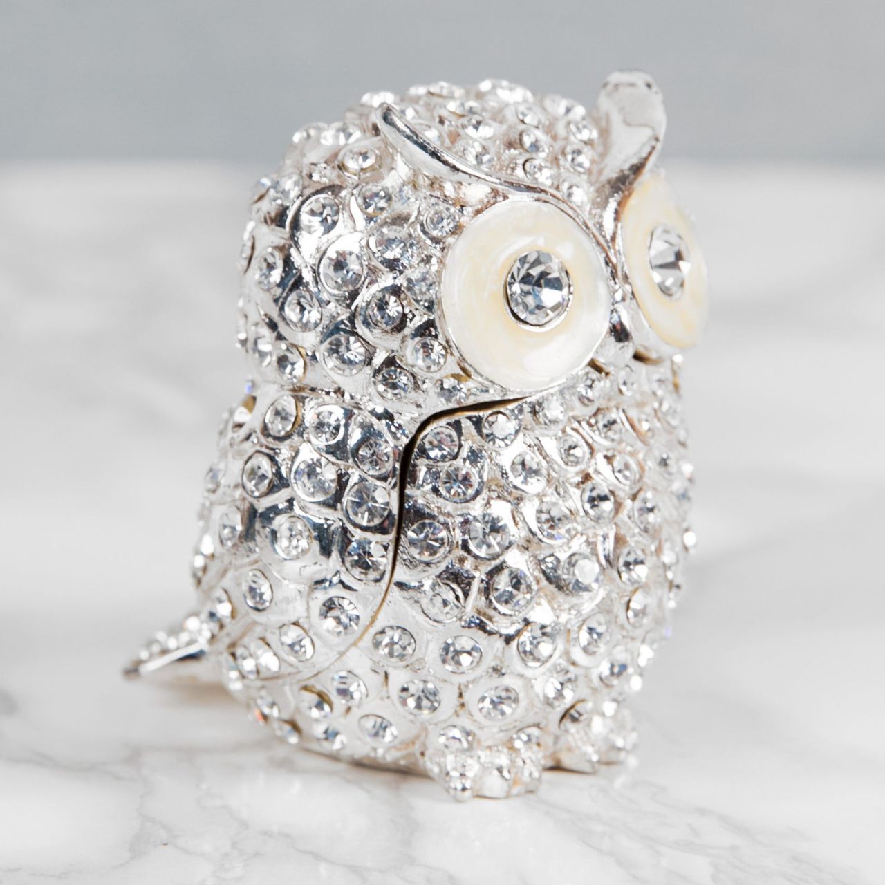 Treasured Trinkets - Crystal Owl  A stunning crystal encrusted owl trinket box from Treasured Trinkets.  This exquisite trinket box is a wonderful ornament to complement a mantelpiece, bookcase or cabinet.