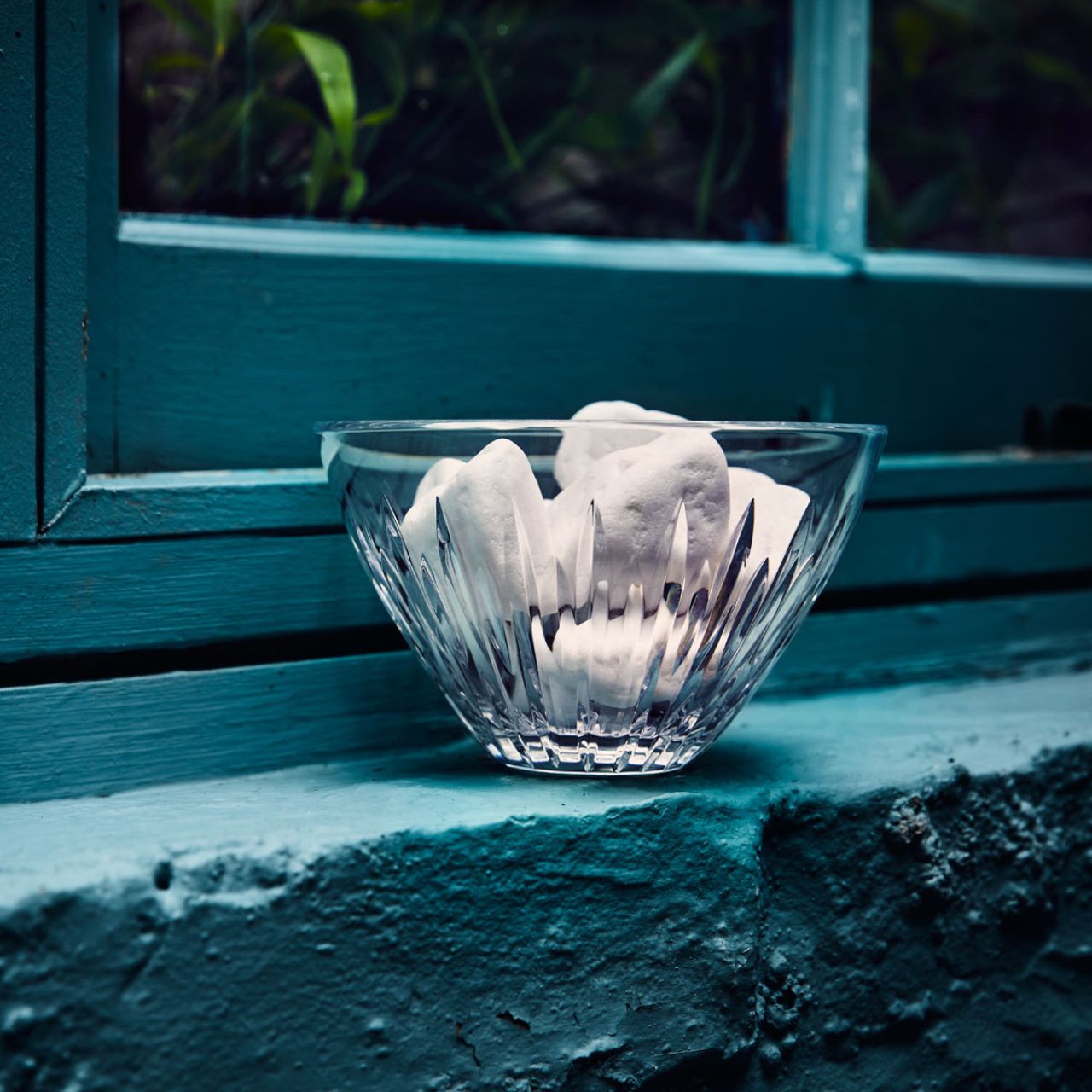 Waterford Crystal Mara Bowl 6in  Waterford Ardan offers the beauty of simplicity with the Mara pattern. Mara is the Irish meaning for sea and is inspired by the wild Atlantic Ocean with long and short deep vertical cuts. The Ardan Mara 15 cm Bowl is perfect for every day use.