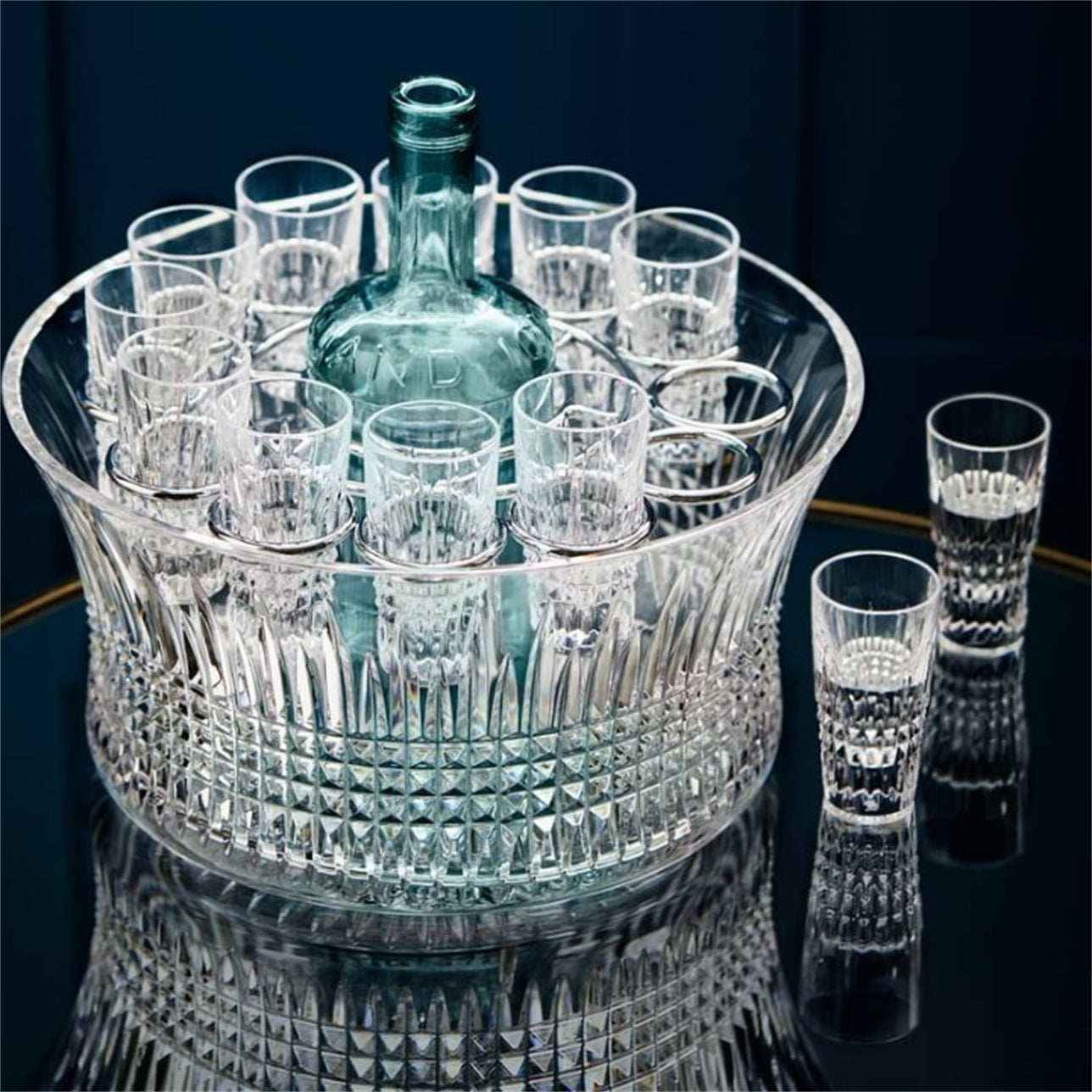 Waterford Crystal Lismore Diamond Bowl Vodka Chill Set 30cm  The Lismore Diamond pattern is a strikingly modern reinvention of the Waterford classic : characterized by intricate diamond cuts rendered in radiant fine crystal.