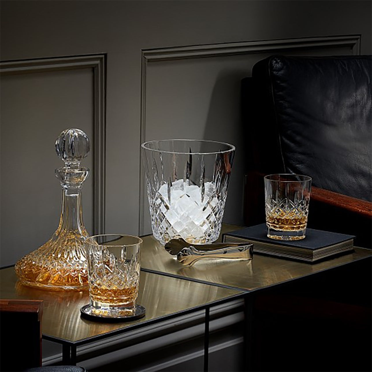 Waterford Crystal Lismore Ships Decanter Elevate the aesthetics of your favourite whiskey or brandy with this Lismore Ships Decanter and produce a striking visual for you and your guests to enjoy. 