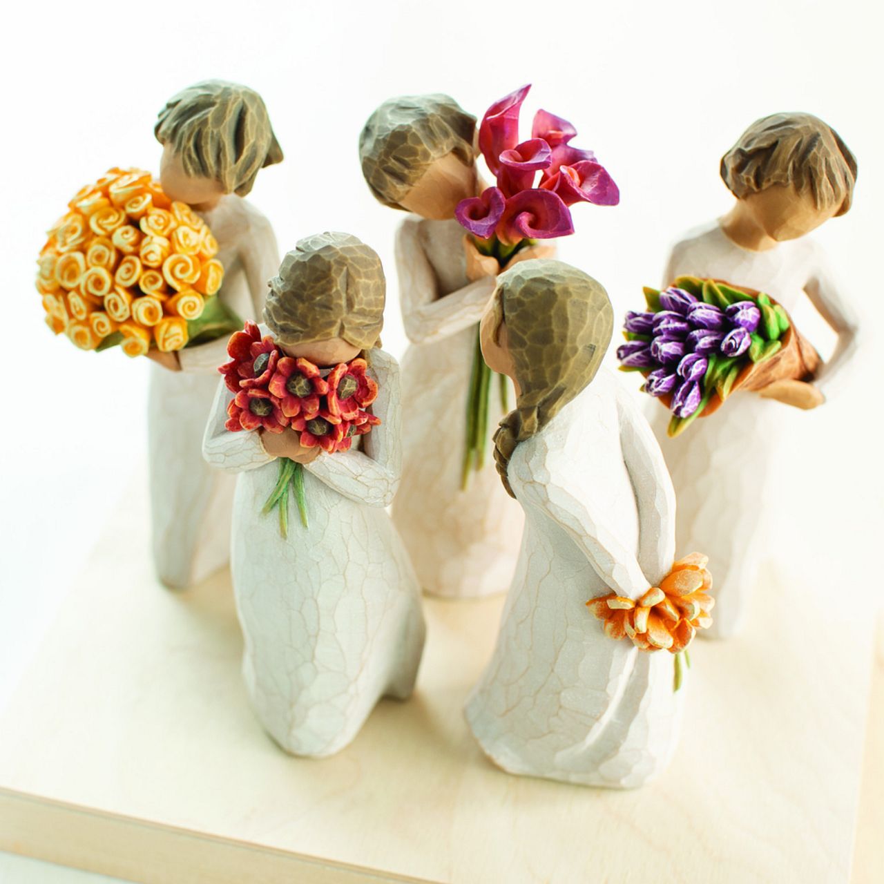 Willow Tree Bloom - Like our friendship... vibrant and ever-constant  Willow Tree is an intimate line of figurative sculptures representing sentiments of love, closeness, healing, courage, hope...all the emotions we encounter in life.
