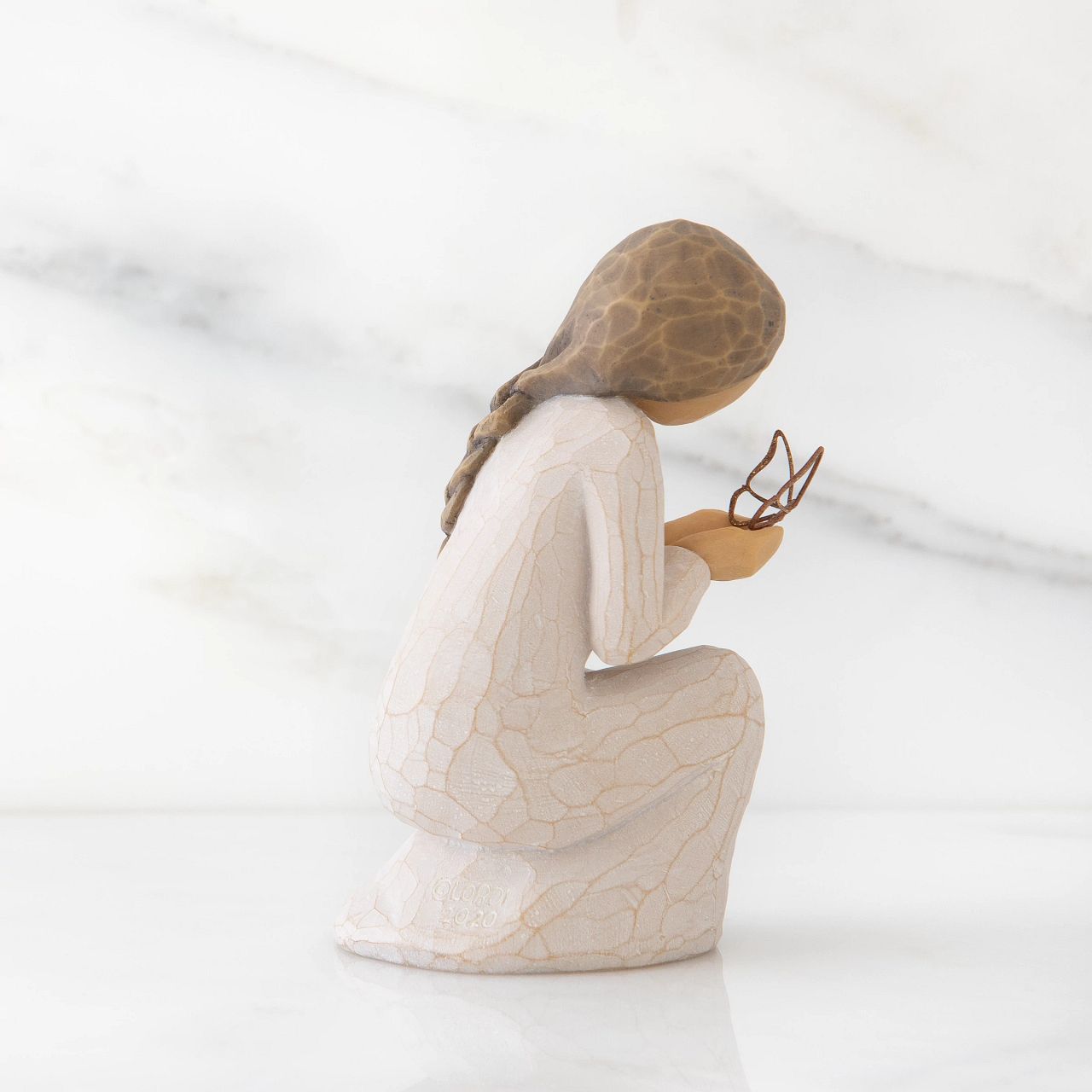 Quiet Wonder by Willow Tree  This figure includes a gift tag with the sentiment 'May quiet wonders bring you hope' This figure can be a little reminder to yourself, or someone close to you, of revelations and discoveries found in quiet moments when we are still and present.